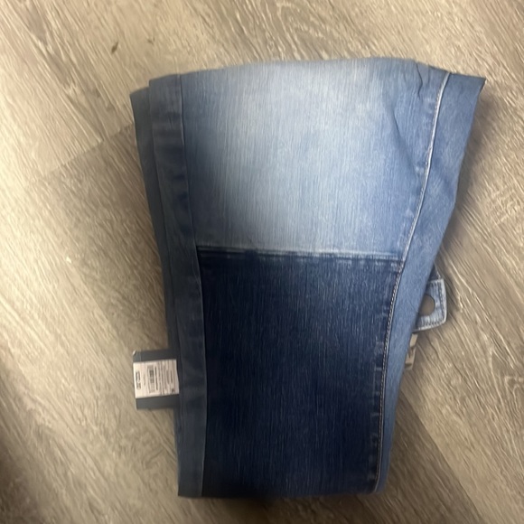 Universal Thread - Picture 4 of 7